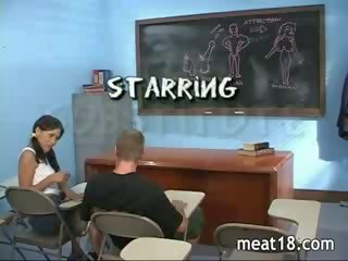 Two hotties getting their manis nyenyet assholes fucked in the class room