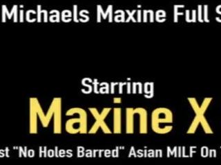 Gal asiatisk mamma maxinex har panser løpet hode en stor medlem i henne pussy&excl;