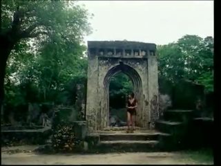 Tarzan murdar film complet film în jangal