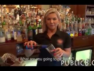 Magnificent amatieri bartender fucked uz the bārs